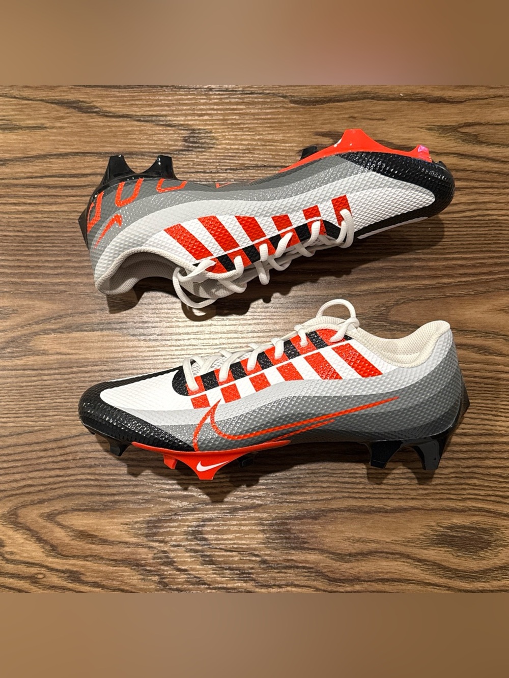 Size 10 Nike Vapor Edge Speed 360 Football Cleats Black Team Orange DV0780-001